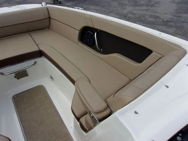 Slide: The Image of Sea Ray SDX 240 2017 - 6