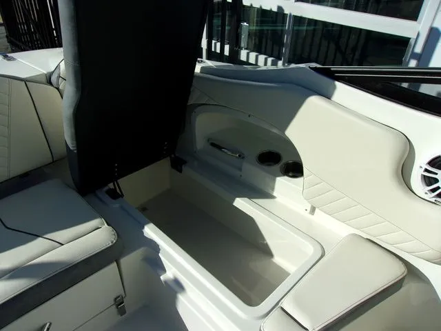 Slide: The Image of Stingray 23 OSX 2024 - 9