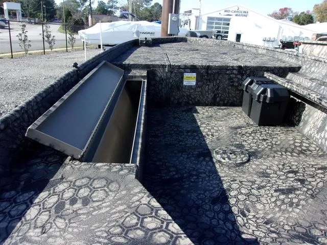 Slide: The Image of Legend 1652 Renegade 2023 - 5