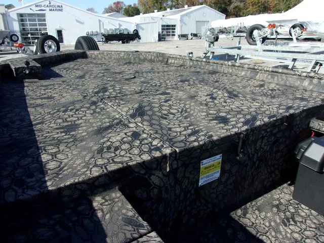 Slide: The Image of Legend 1652 Renegade 2023 - 3