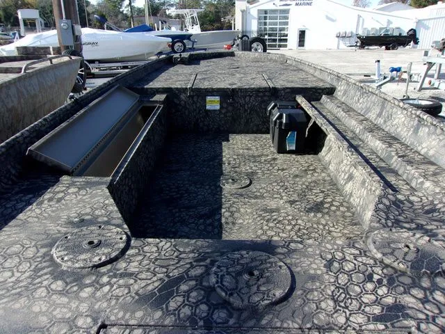 Slide: The Image of Legend 1652 Renegade 2023 - 5