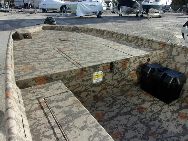 Slide: The Image of Legend Renegade 1652 2023 - 3