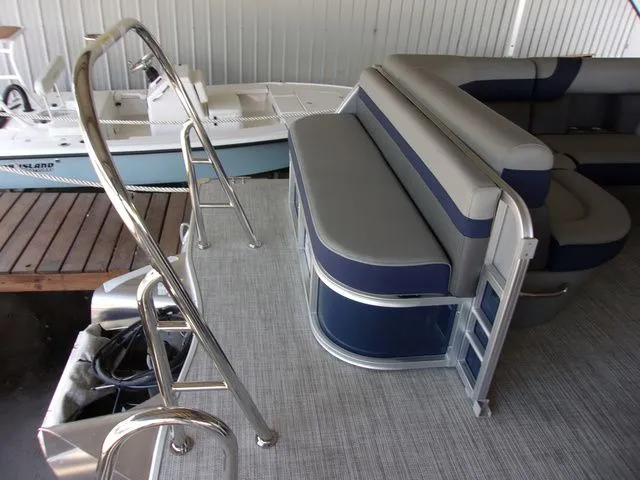 Slide: The Image of Berkshire CTS Series 24CL2 CTS 2023 - 8