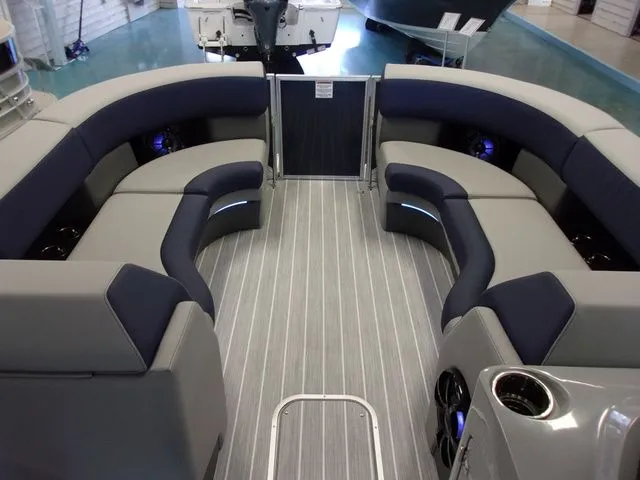 Slide: The Image of Berkshire STS Series 25RFX STS 2023 - 3