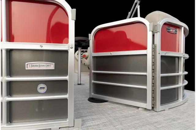 Slide: The Image of Berkshire LE Series 24RFX LE 2023 - 21