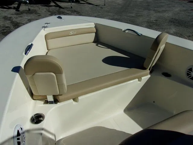 Slide: The Image of Scout 195 Sportfish 2024 - 4