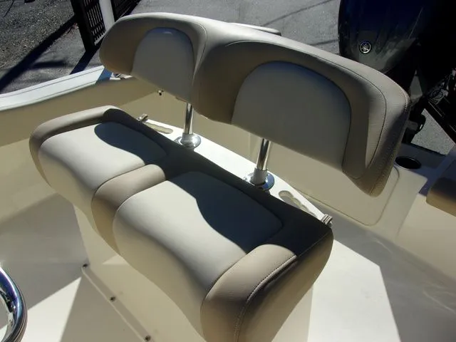 Slide: The Image of Scout 195 Sportfish 2024 - 6