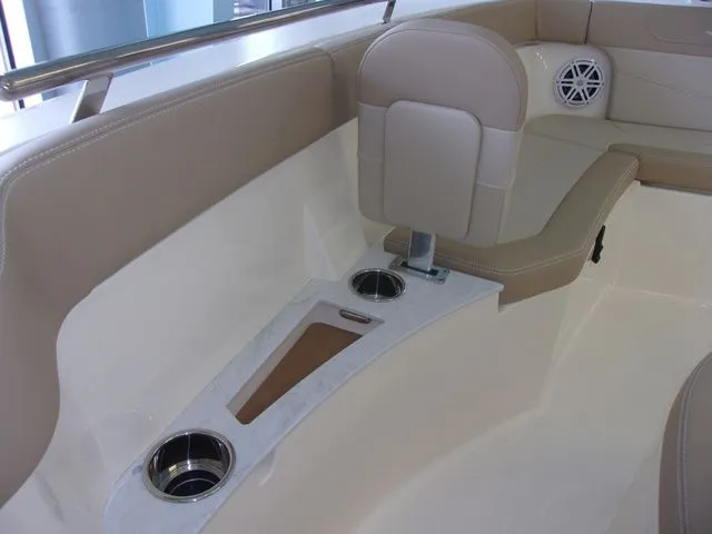 Slide: The Image of Scout XSF 240 2025 - 4