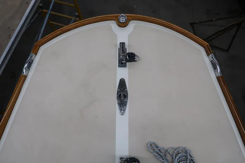 Slide: The Image of Top view of a 2011 Morris M29 boat deck with hardware and rope. - 11