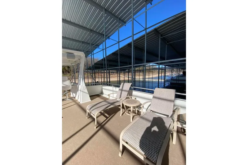 Slide: The Image of Luxurious Summerset 21' x 106' houseboat interior with elegant seating, 2007 model. - 127