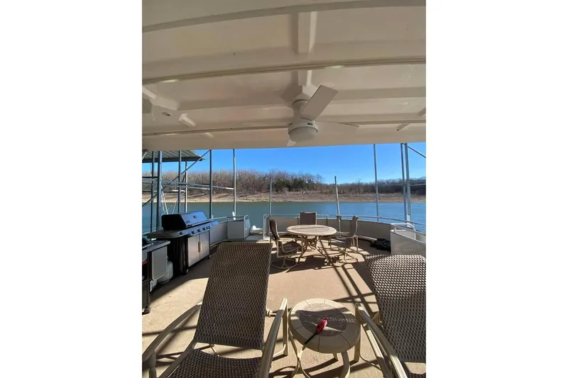 Slide: The Image of Outdoor grill on a Summerset 21' x 106' houseboat, 2007 model. - 156
