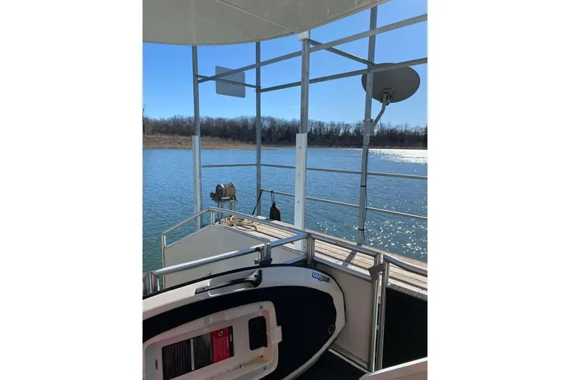 Slide: The Image of White Summerset boat door with window, model 21' x 106', year 2007. - 178