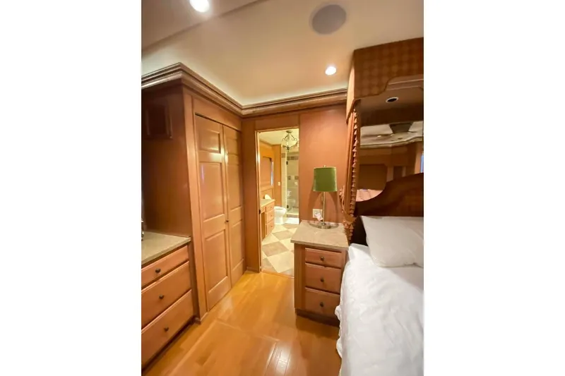 Slide: The Image of Luxurious bathroom in 2007 Summerset houseboat with elegant lighting and granite countertops. - 212