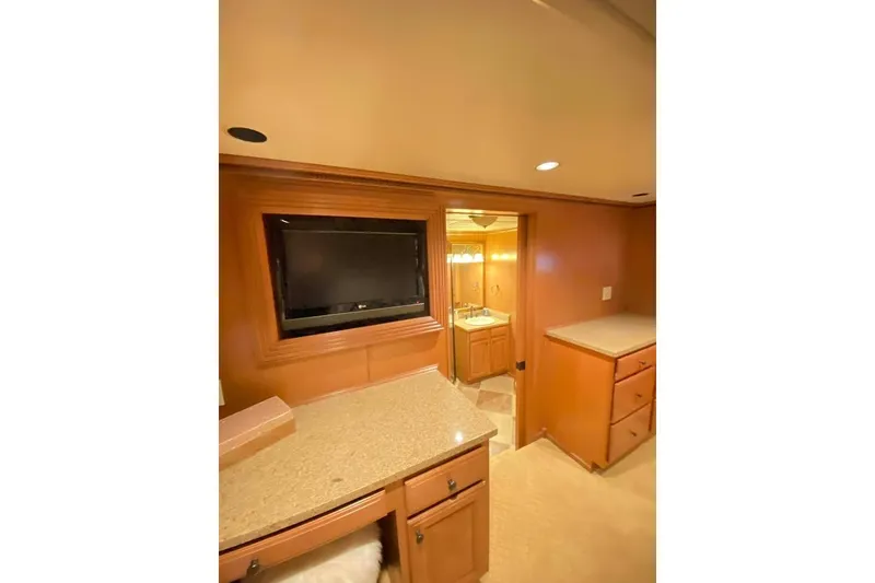 Slide: The Image of Cozy bedroom in 2007 Summerset houseboat with view into modern kitchen. - 284