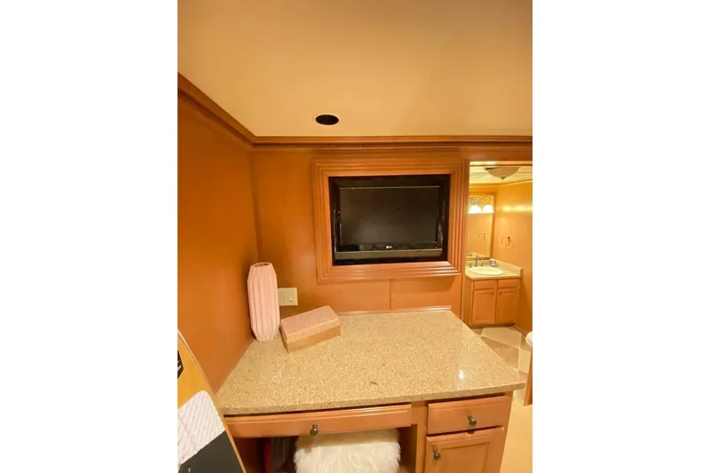 Slide: The Image of Luxurious interior of 2007 Summerset 21' x 106' houseboat with bedroom and bathroom. - 291