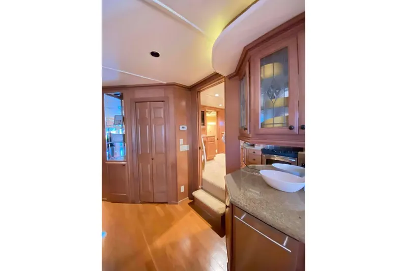 Slide: The Image of Interior view of 2007 Summerset 21' x 106' yacht, featuring a cozy bedroom entrance. - 292