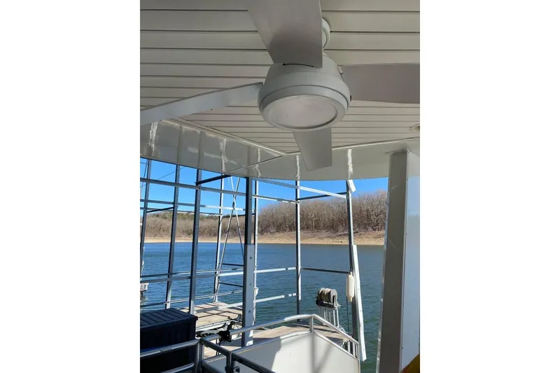 Slide: The Image of Luxurious bathroom in 2007 Summerset model, featuring elegant fixtures and warm lighting. - 64