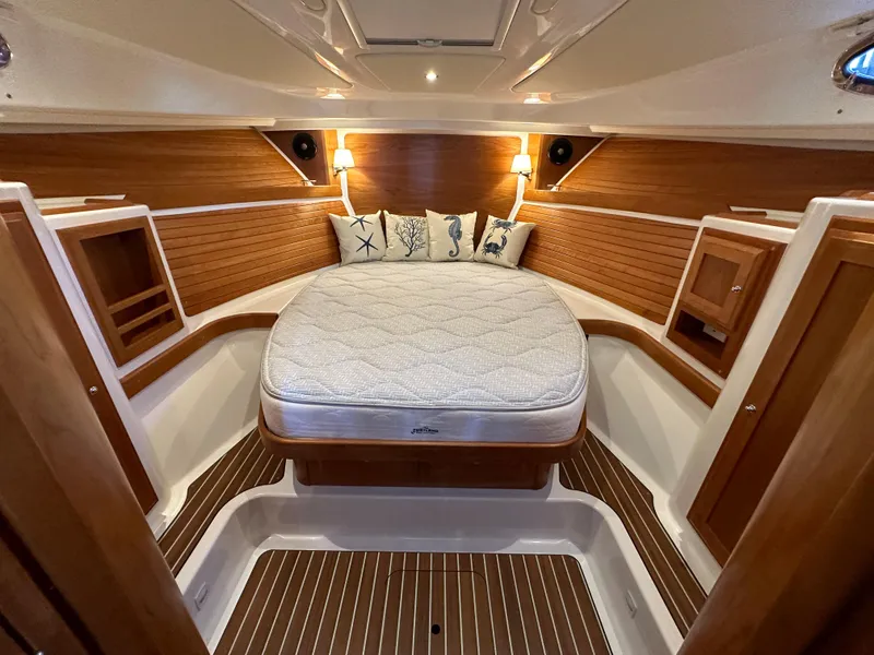 Slide: The Image of 2022 Back Cove 34O DORIE LU - 11