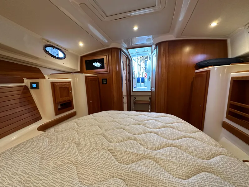 Slide: The Image of 2022 Back Cove 34O DORIE LU - 12