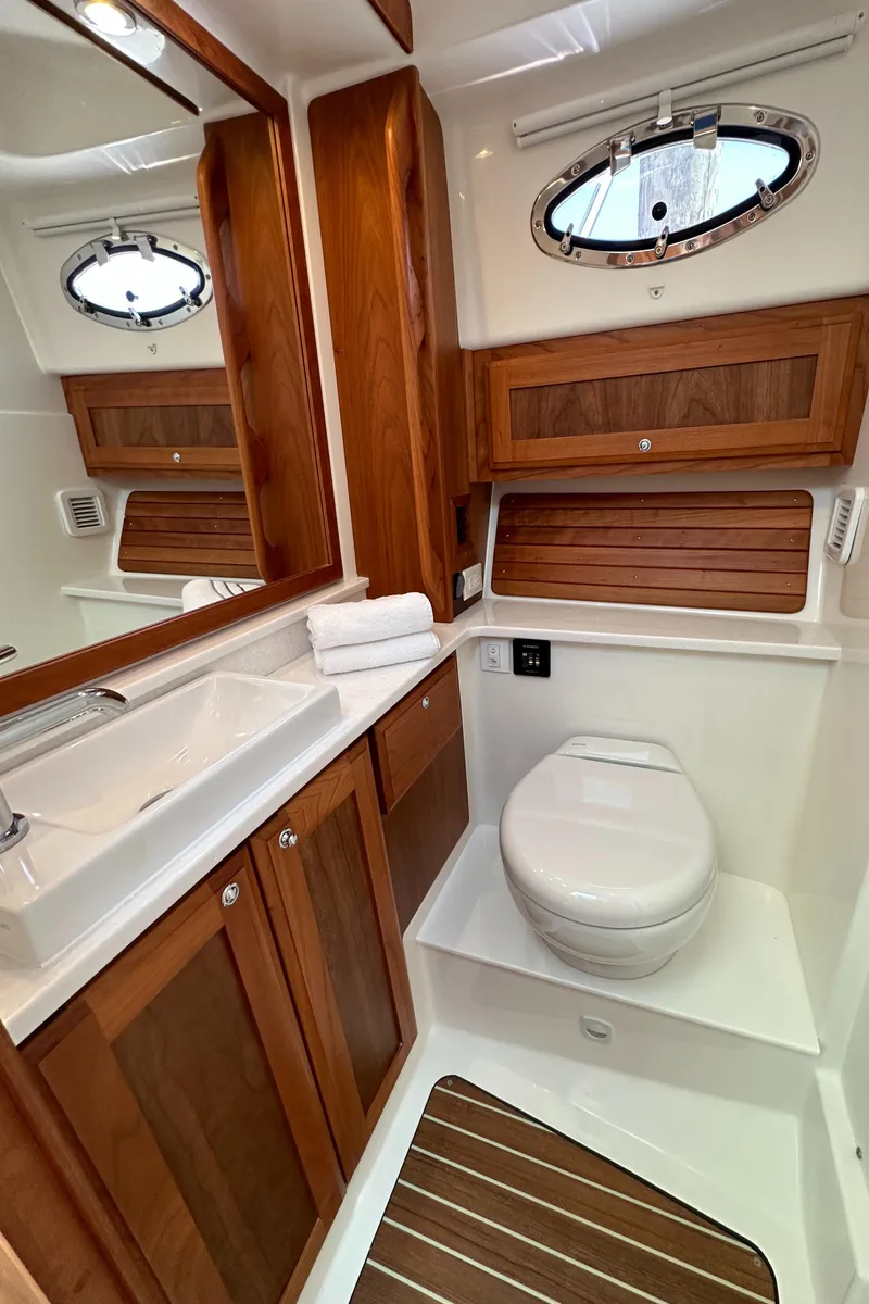 Slide: The Image of 2022 Back Cove 34O DORIE LU - 14