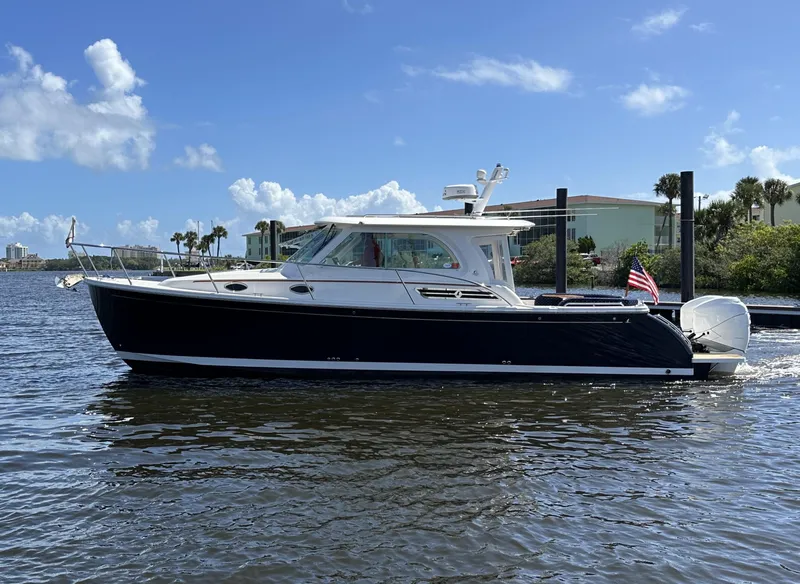 Slide: The Image of 2022 Back Cove 34O DORIE LU - 21