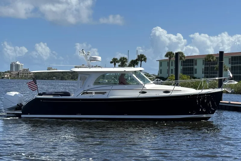 Slide: The Image of 2022 Back Cove 34O DORIE LU - 22