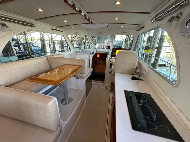 Slide: The Image of 2022 Back Cove 34O DORIE LU - 4