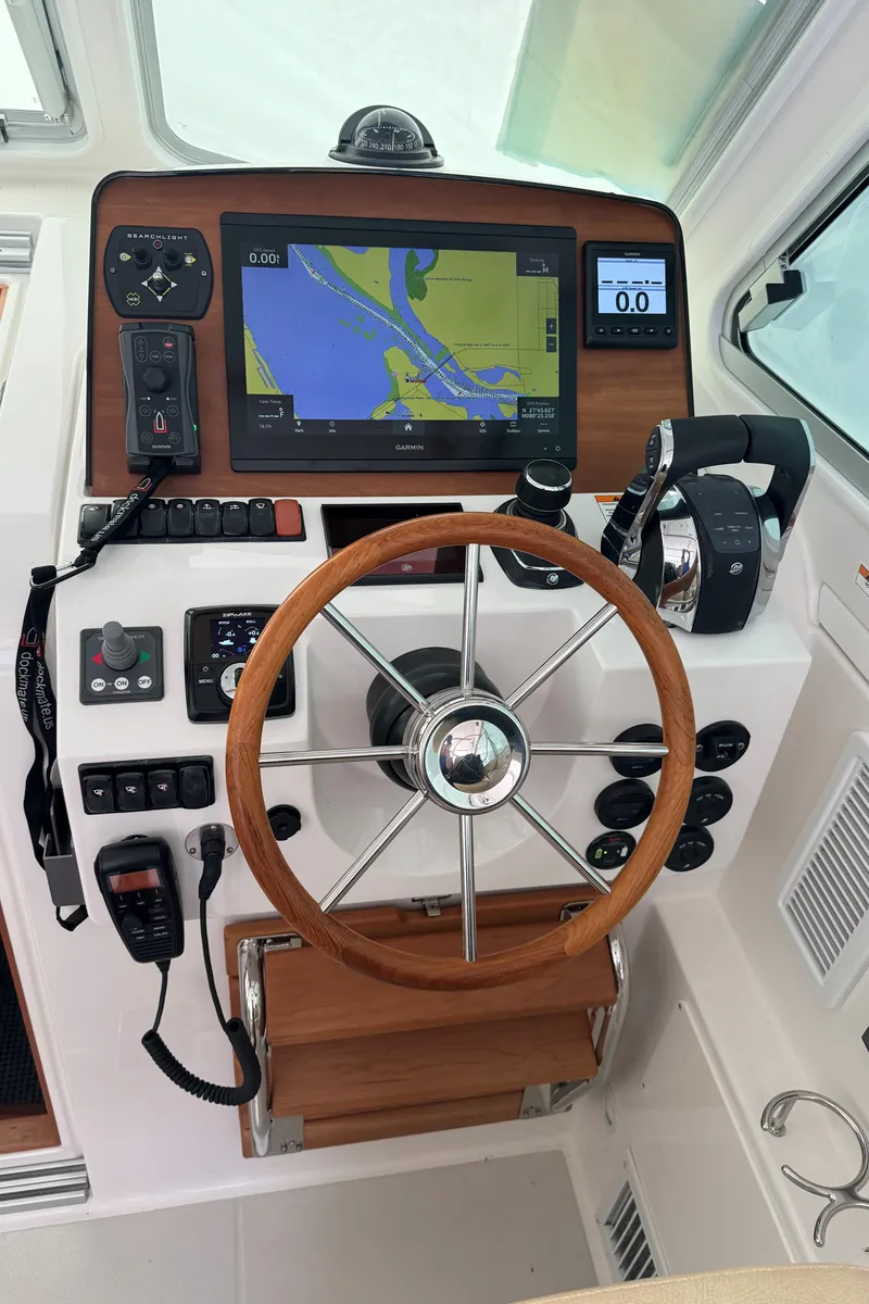 Slide: The Image of 2022 Back Cove 34O DORIE LU - 6