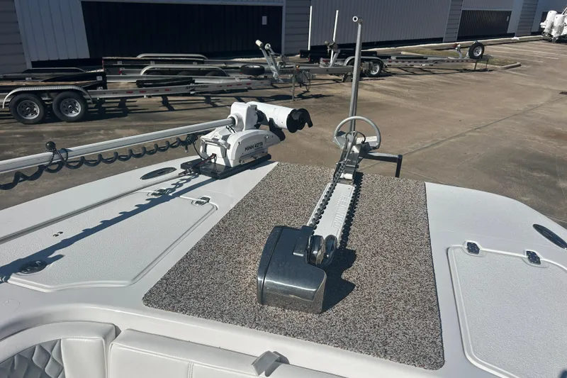 Slide: The Image of 2021 Twin Vee 260 VIVA boat deck with Minn Kota trolling motor. - 8