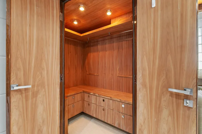 Slide: The Image of Hargrave 125 Raised Pilothouse 2013 - 51