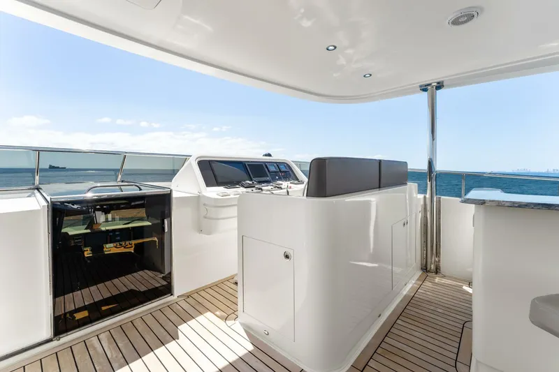 Slide: The Image of Hargrave 125 Raised Pilothouse 2013 - 72