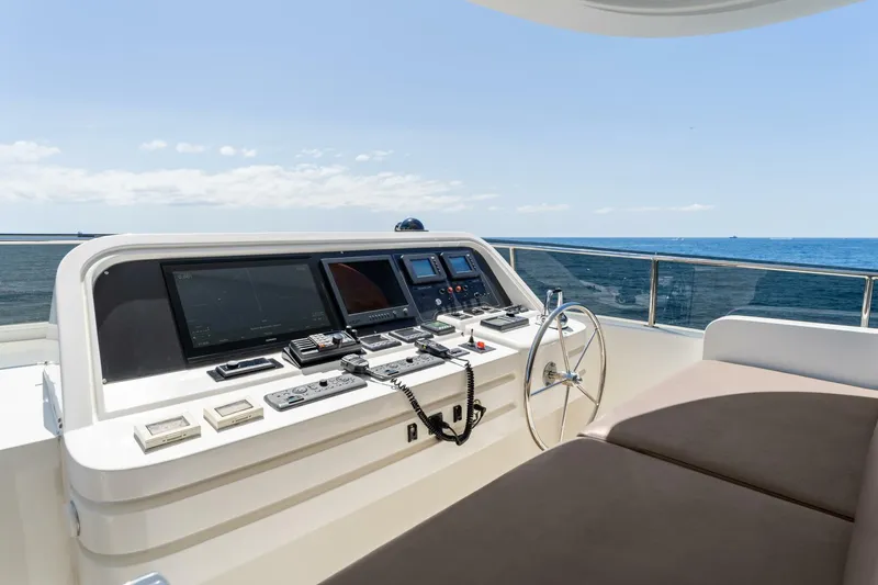 Slide: The Image of Hargrave 125 Raised Pilothouse 2013 - 73