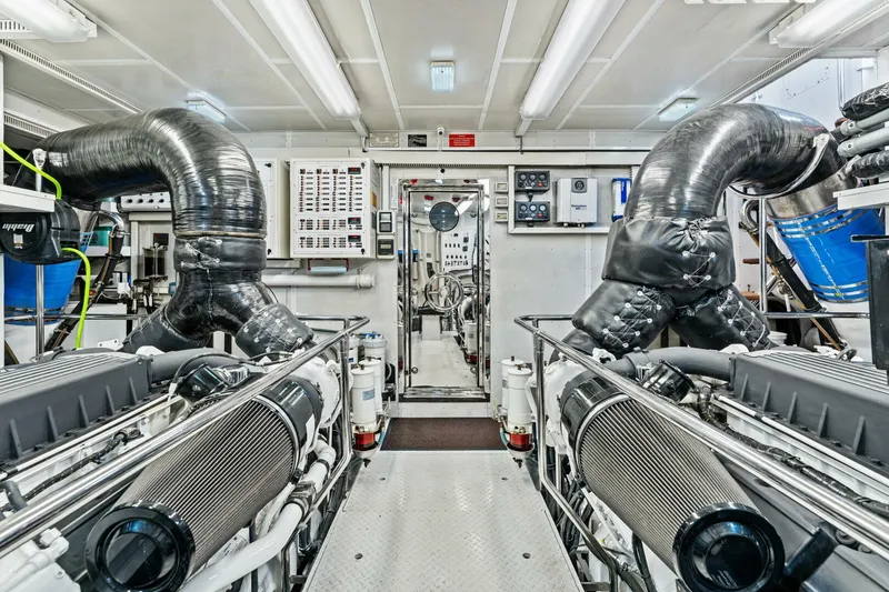 Slide: The Image of Hargrave 125 Raised Pilothouse 2013 - 92