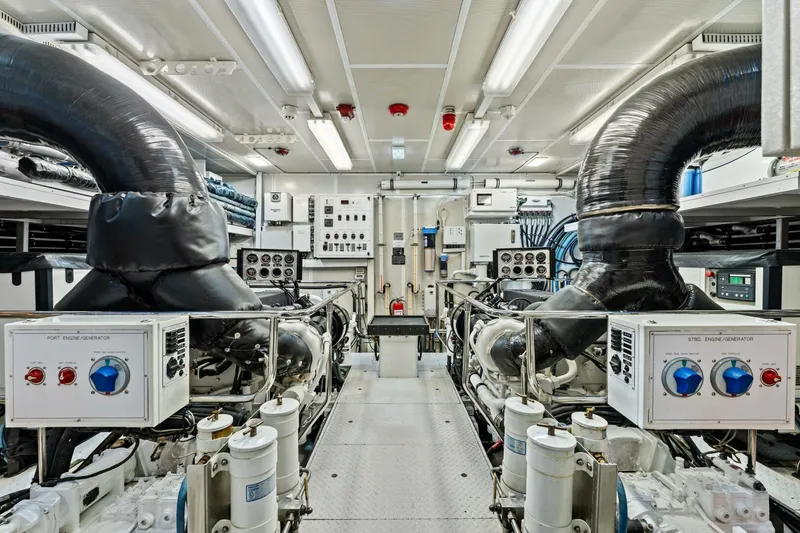 Slide: The Image of Hargrave 125 Raised Pilothouse 2013 - 96