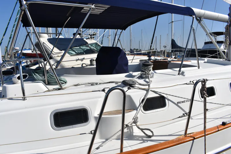 Slide: The Image of Beneteau Oceanis 42CC 2002 sailboat docked, side view. - 36