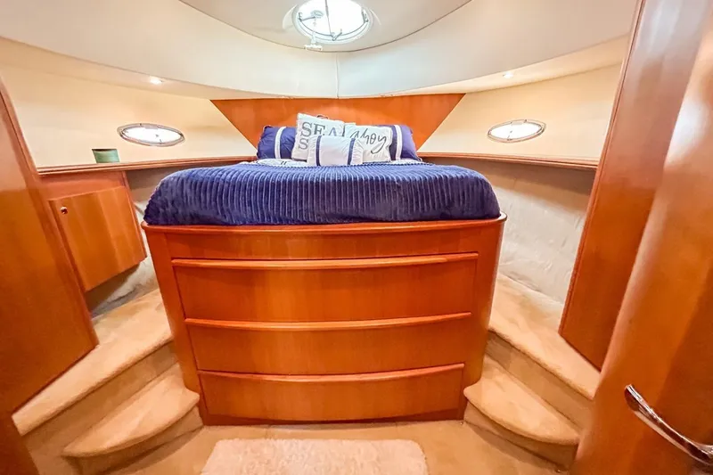 Slide: The Image of Luxurious cabin interior of 2003 Silverton 410 Sport Bridge yacht. - 96