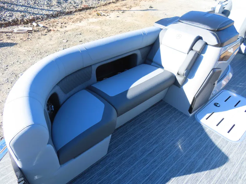 Slide: The Image of Premier Solaris 230 RL (28 PTX) 2026 - 11