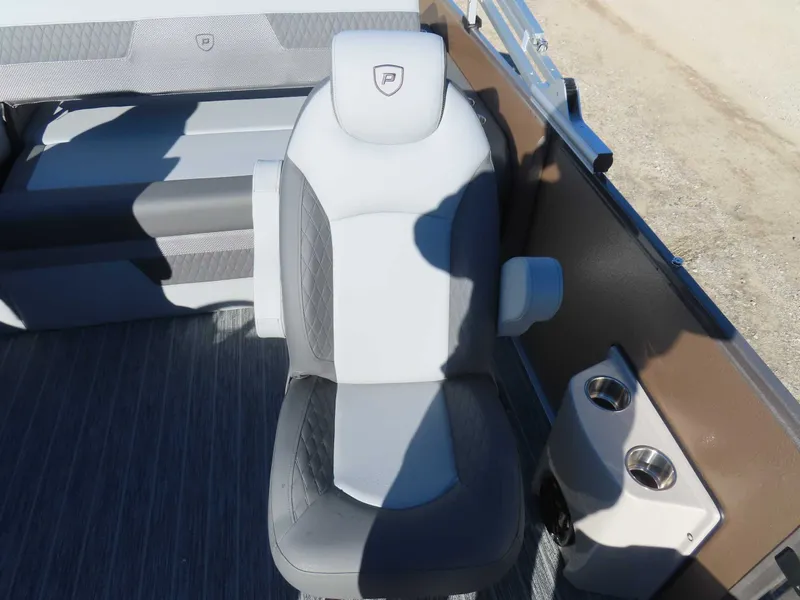 Slide: The Image of Premier Solaris 230 RL (28 PTX) 2026 - 15