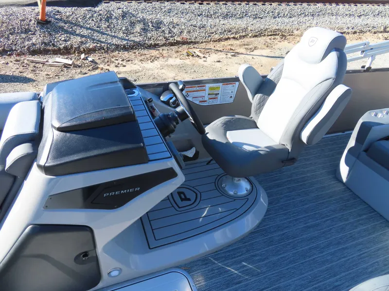 Slide: The Image of Premier Solaris 230 RL (28 PTX) 2026 - 16