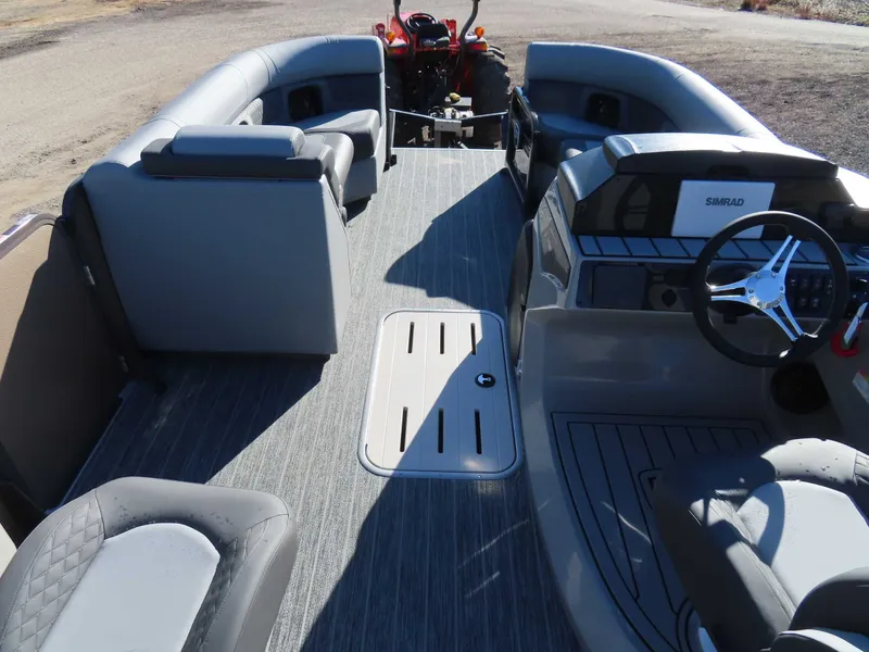 Slide: The Image of Premier Solaris 230 RL (28 PTX) 2026 - 24