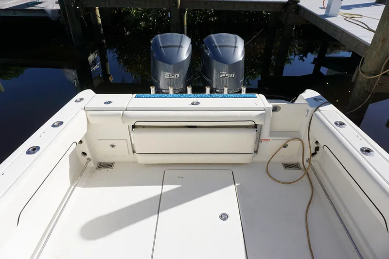 Slide: The Image of 2008 Hydra-Sports Vector 2900 VX boat with twin 250 engines at dock. - 4