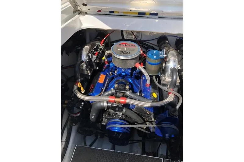 Slide: The Image of Mercury 500 engine in 1998 Formula 382 FASTech boat, detailed view. - 17