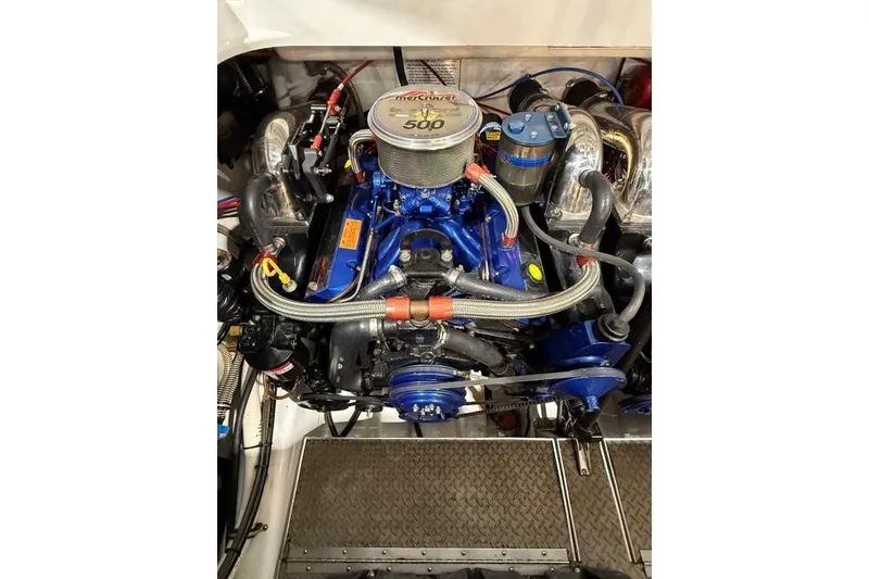 Slide: The Image of Engine of a 1998 Formula 382 FASTech boat, featuring a MerCruiser 500 EFI. - 23