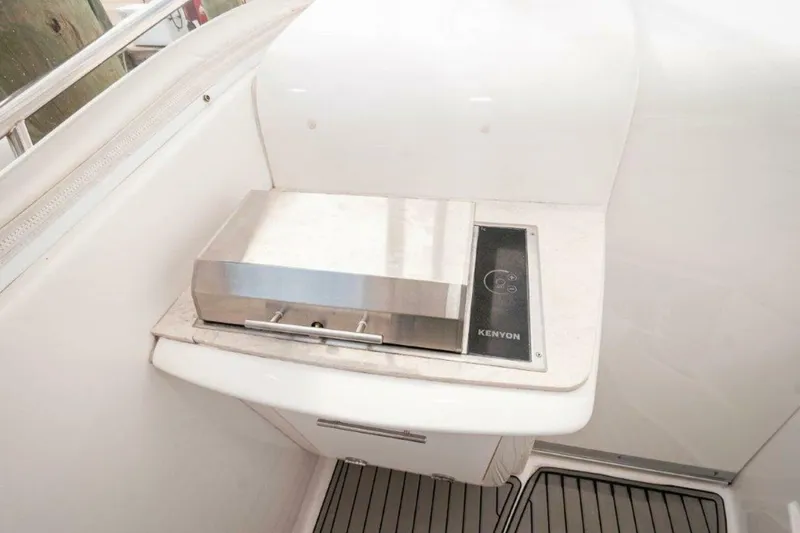 Slide: The Image of 2018 Everglades 350 LX-Grill - 15