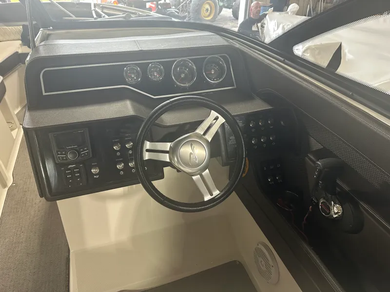 Slide: The Image of Sea Ray 250 SLX 2016 - 10