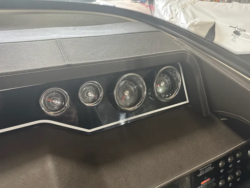 Slide: The Image of Sea Ray 250 SLX 2016 - 13