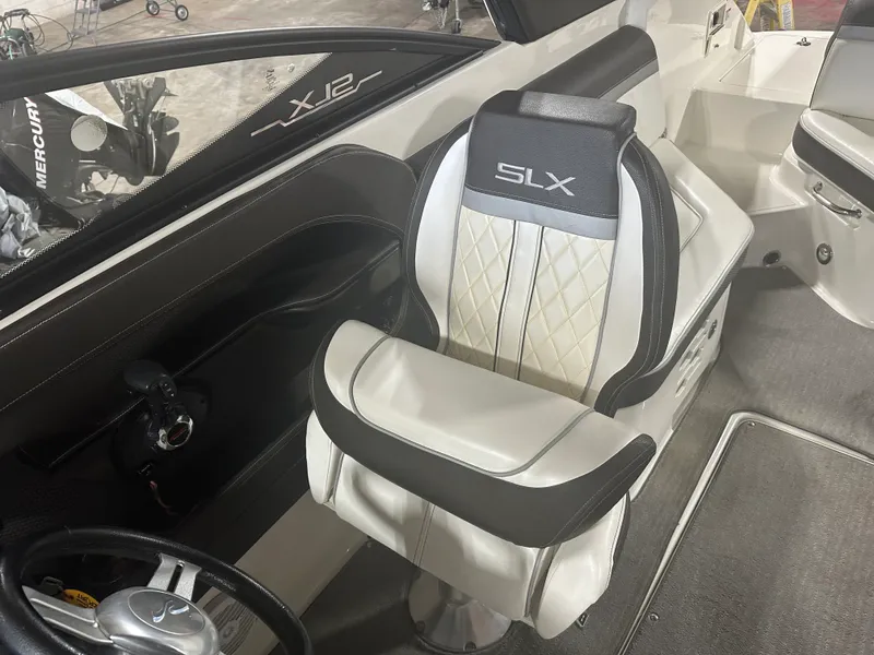 Slide: The Image of Sea Ray 250 SLX 2016 - 20