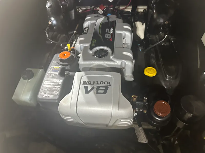 Slide: The Image of Sea Ray 250 SLX 2016 - 25