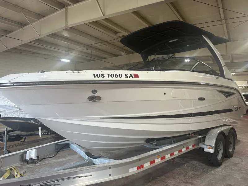 Slide: The Image of Sea Ray 250 SLX 2016 - 3