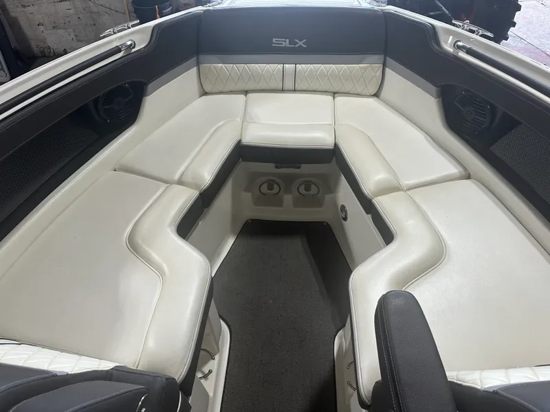 Slide: The Image of Sea Ray 250 SLX 2016 - 6